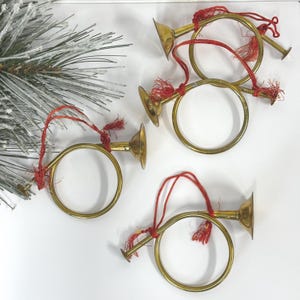 Set of 4 vintage brass French Horn Christmas ornaments: wreath decor