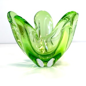 Vintage Mid century green art glass handkerchief bowl