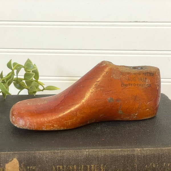 Wooden shoe mold- kids size wood shoe- small wooden shoe mold- antique wood shoe- vintage wooden shoe mold