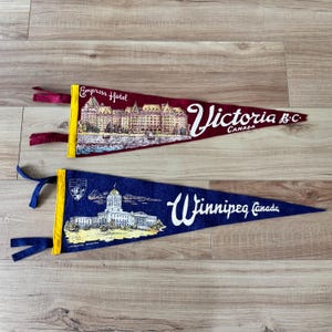 Vintage travel pennants- Missouri, Arkansas, Flagstaff Arizona, Tennessee- Choice of vintage pennants- vintage felt pennants