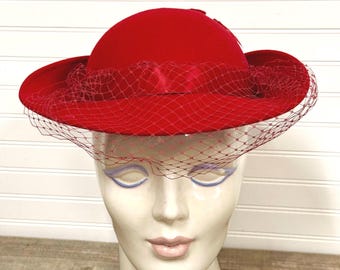 Vintage Red Feather Fascinator Hat With Veil – Vintage Derby  display picture 3