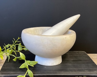 Marble mortar and pestle- mortar and pestle with beautiful shape- marble and pestle food grinder