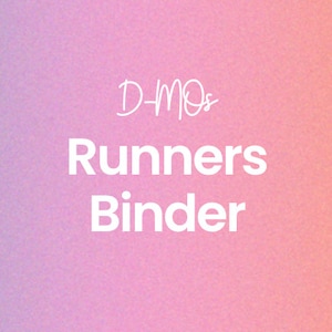 以下が含まれることがあります： ピンクとパープルのグラデーションの背景に白いテキストで「D-Mos Runners Binder」と書いてあります。