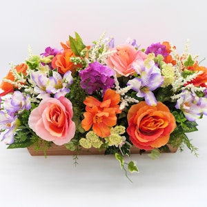 Hydrangea Centerpiece: Spring Floral Arrangement in Wood Tray