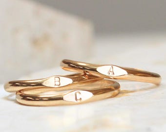 Tiny Signet Ring, Custom Letter Ring, Personalized Initial Signet Ring, Initial Jewelry, Best Friend Matching Ring, Initial Letter Ring Gift