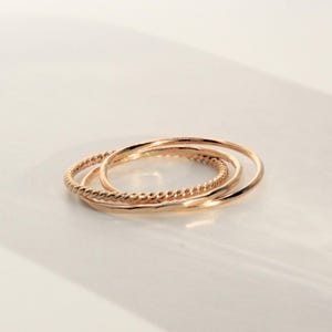 Bague anti-anxiété, anneau anti-inquiétude, anneau de méditation, anneau de verrouillage, toupie agitée, anneau empilable, cadeau de bijoux d'inquiétude, anneau de toupie, bague de TDAH