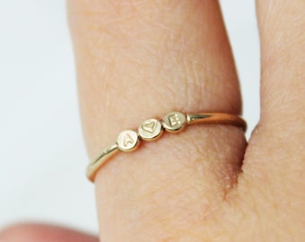 Anillo con inicial personalizado, anillo de punto personalizado, anillo con inicial, anillo de sello personalizado, anillo de oro de 14 k, anillo apilable de oro, anillo relleno de oro de regalo