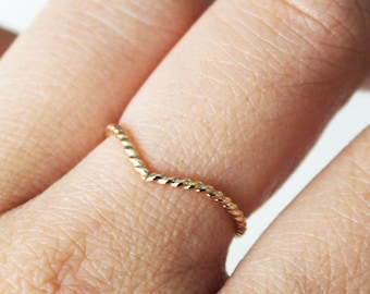 Dainty Gold Chevron Ring, Thin Twist V Ring, 14k Gold Filled V Ring, Gold Stacking Ring, Gold V Ring, Thin Stack Chevron Ring, Minimalist