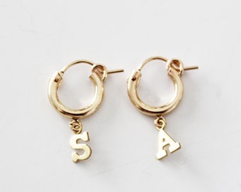 Orecchini A Cerchio Con Iniziale SANNYRA - Dalla A Alla Z, Placcati Oro 14K, Oro Rosa O Argento - Regalo Personalizzato Per Donna, 1 Paio