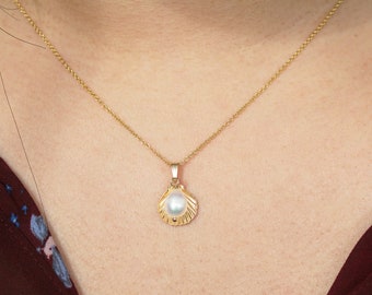 Sea Shell Pearl Necklace - Gold Pearl Necklace - Shell Necklace - 14k Gold Necklace - January Birthstone Necklace  - Gift for her