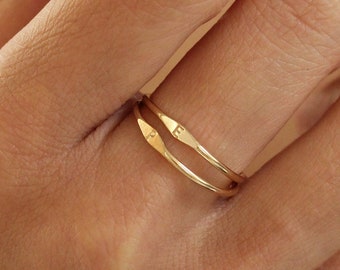 Stapelbare Signet Ring, Gold Fill of Sterling Sil, Stapelbare Ringen, Moederring, Ring voor haar, Aangepaste Signet Ring, Sierlijke Eerste Ring, Cadeau