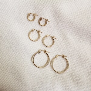 Gold filled Ohrringe - Kleine Hoop Ohrringe - Gold Hoops, Knorpel Ohrringe Gold Filled Ohrringe Gold Hoop Ohrringe Tiny Gold Hoops Geschenk für Sie