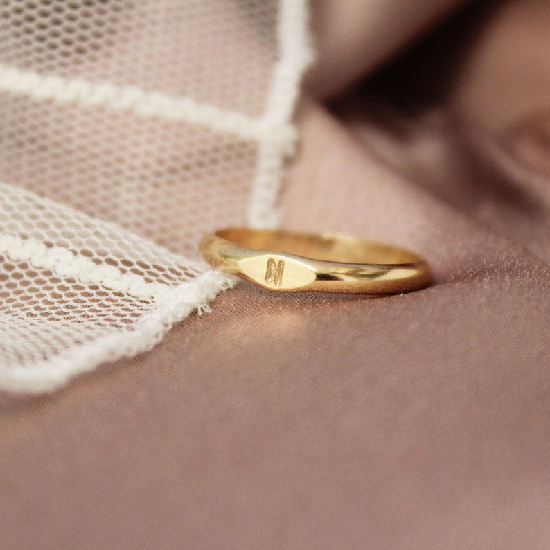 Pinky eerste ring, gepersonaliseerde Signet ring, aangepaste Pinky ring, gouden Signet ring, goud gevulde ring, gepersonaliseerde ring sierlijke eerste ring afbeelding 6