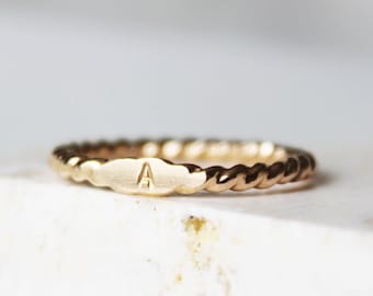 Anillo de sello de cuerda, anillo con letra personalizada, anillo con inicial torcida, anillo de sello personalizado, anillo de sello de oro de 14k, anillo de oro, anillo relleno de oro de 14k