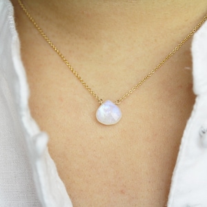 Moonstone Necklace, Gold Filled Necklace Gold Moonstone Necklace, Gift for her June Birthstone Necklace Gemstone Necklace Crystal Necklace