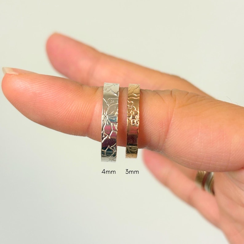 Anillo de flor de nacimiento, anillo de flor de nacimiento personalizado, joyería de flor de nacimiento, anillo de banda personalizable, regalo de cumpleaños para mujer, joyería apilable con margaritas 3mm - Silver