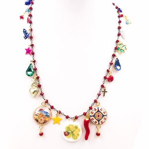 Chapelet avec pendentifs et porte-bonheur, Chapelet avec offrandes votives et pendentifs, Chapelet en corne. FABRIQUÉ SUR COMMANDE