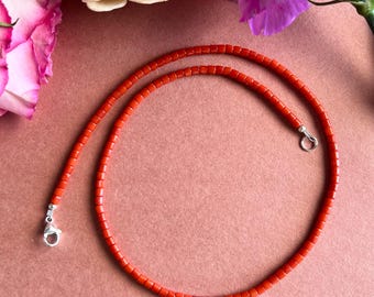 Collier Fantaisie Vintage Ras Du Cou - Perles De Verre Rouge, Strass Et Breloque En Forme De Gland - Occasion