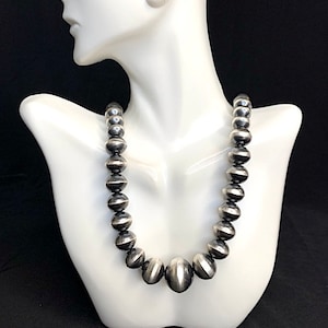 22mm Navajo Pearl Sterling Silver Graduated Beads Necklace 22.5&quot; Long