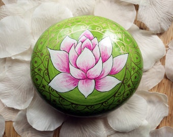 Hand painted energy stone "Mandala Lotus Green"