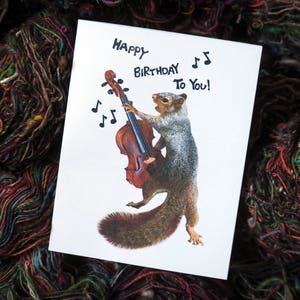 Écureuil avec carte d'anniversaire imprimable de violon, carte de joyeux anniversaire d'écureuil numérique, carte d'anniversaire de violon