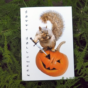 Carte d'Halloween imprimable Jack-o-Lantern écureuil avec épée