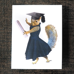 Tarjeta de graduación imprimible de la chica ardilla