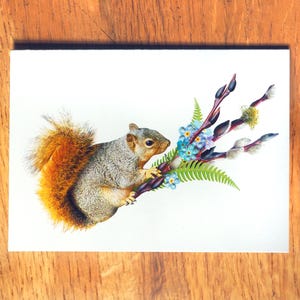 Carte écureuil avec saule commun et fleurs printanières scintillantes