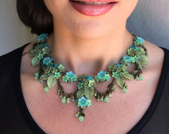 Stunning GARDEN OF EDEN necklace in seafoam green