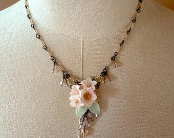 COLLEEN TOLAND Fairy Pink Trumpet Pendant Necklace Beaded Glass