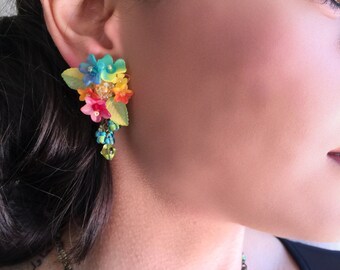 WILD FLOWER, Colorful handbeaded earrings by Colleen Toland