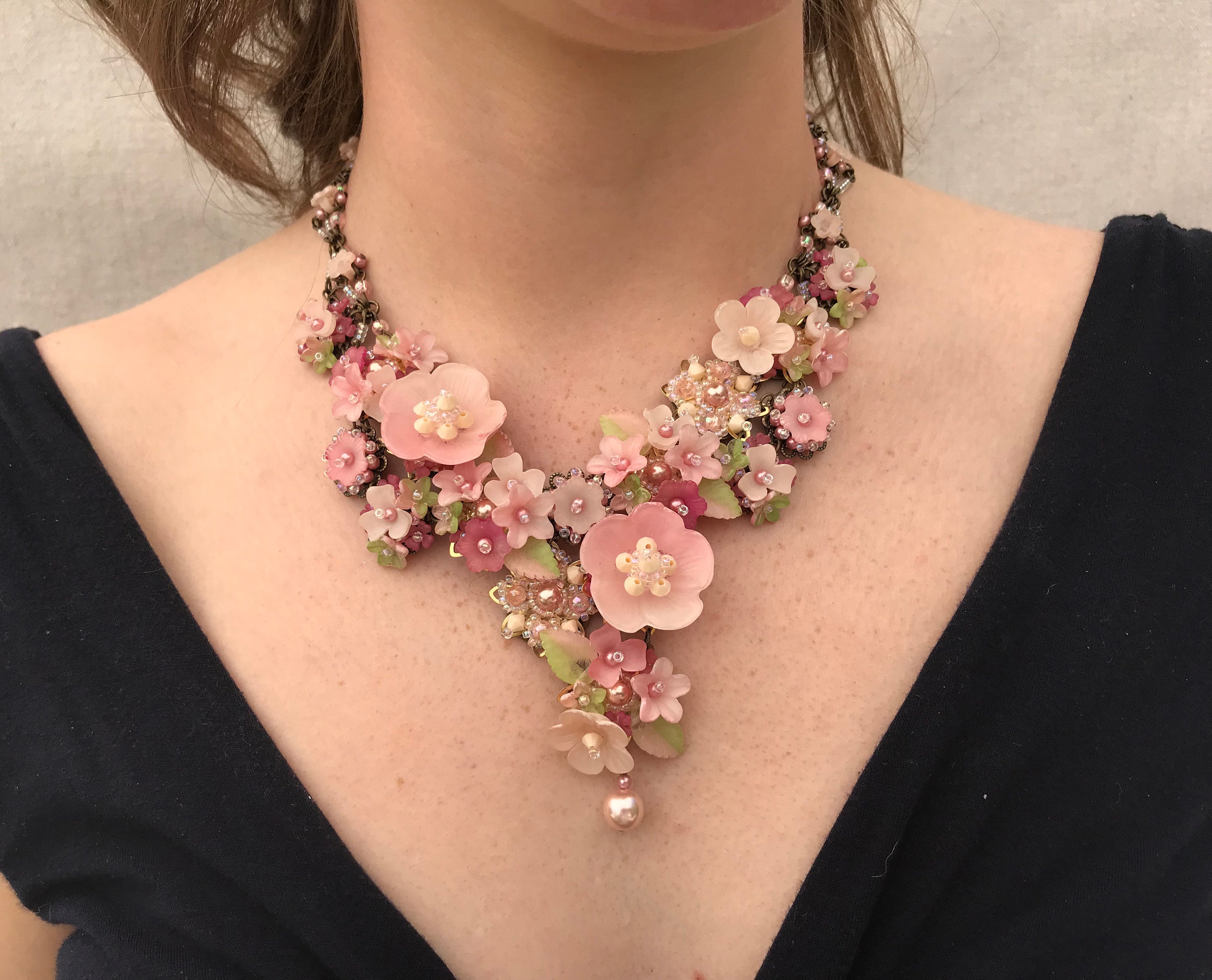 CANDY PINK ステートメントネックレス ハンドビーズ コリーン