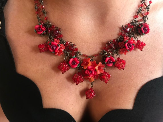 COLLEEN TOLAND Christmas Necklace 2021. Red ROSE Baulbaul Necklace
