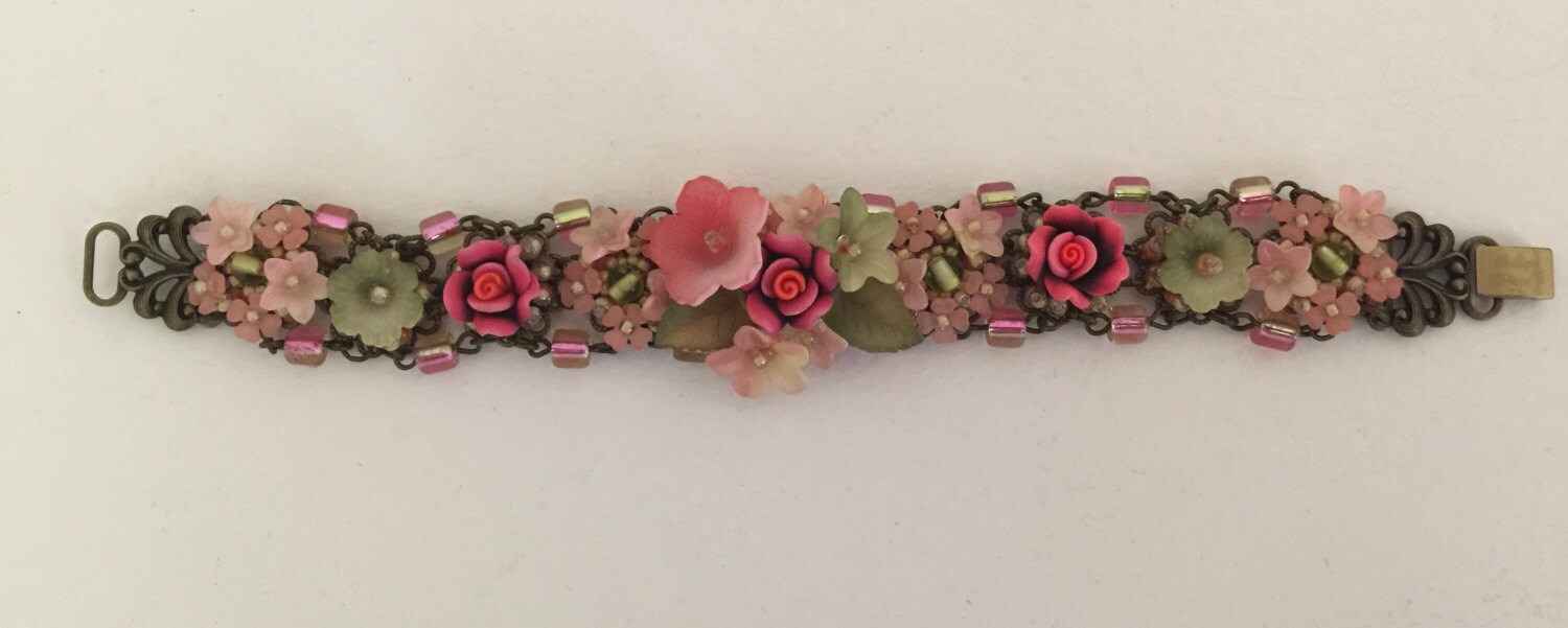 デザイナーColleen Tolandによる、SPRING BLOOMハンドビーズの