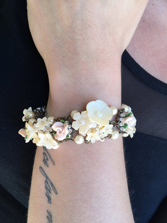 WALKING IN AN English Garden Vintage Style Beaded Bracelet/ Wedding Bracelet
