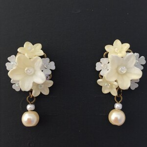 Handbeaded BRIDAL FLORAL EARRINGS by Vintage Designer Colleen Toland white cream pearl handmade romantic drop dangle flowers womans wedding