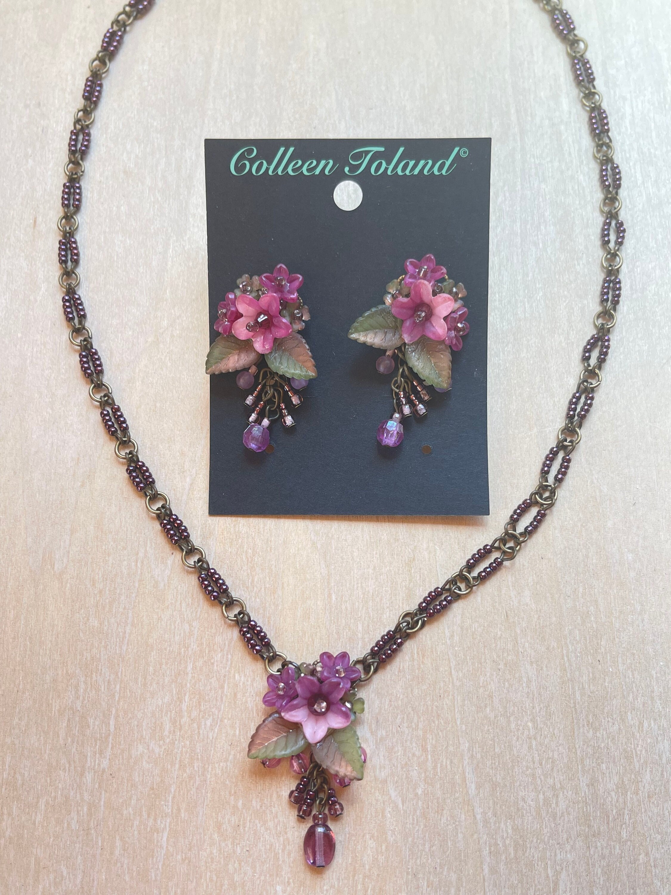 Colleen Toland フラワーモチーフアクセサリーセット コリーン・トーランド プラムフラワーペンダントとイヤリング