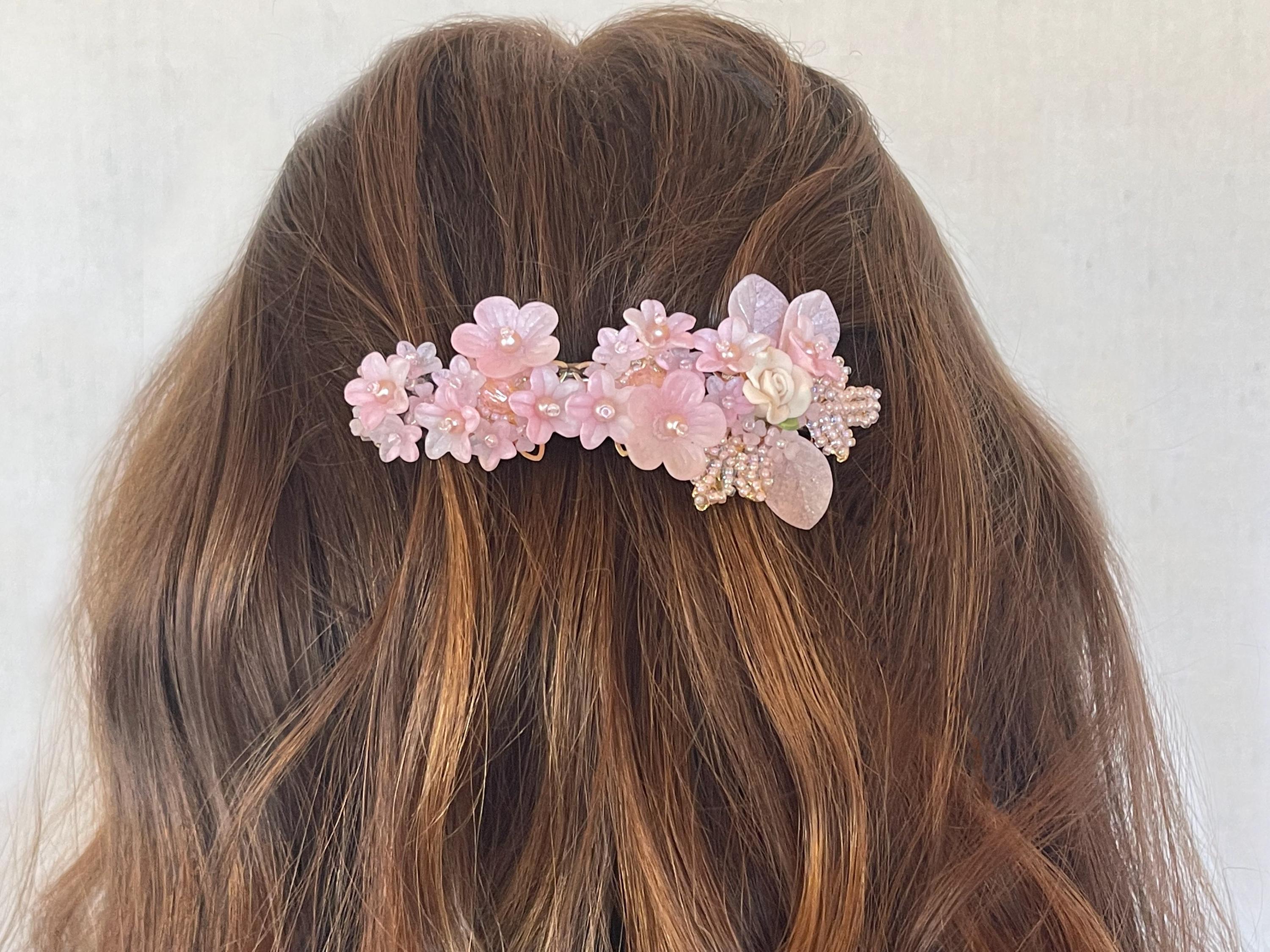 Colleen Toland コリン・トーランド クリーム色の花ブローチ Colleen Toland コリン・トーランド クリーム色の花ブローチ
