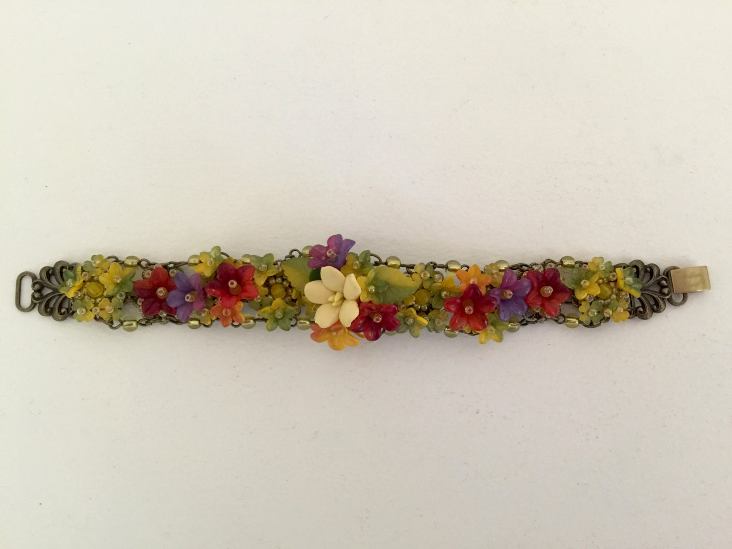 コリーン・トーランドによるフィエスタの明るく美しい色彩の美しい