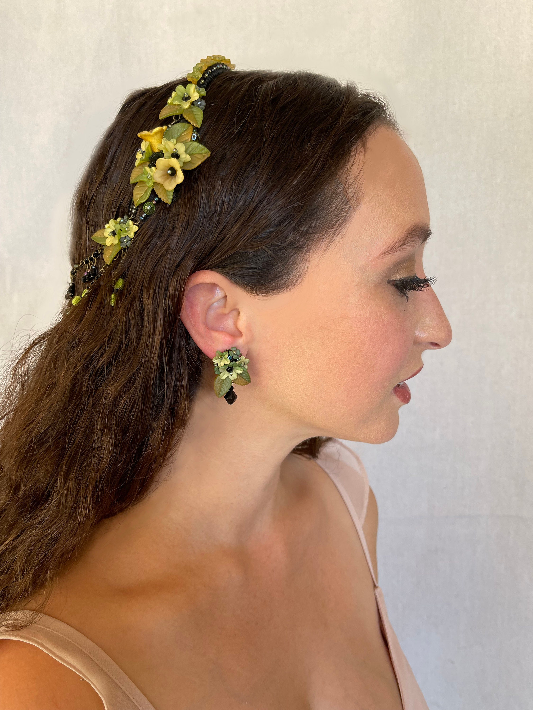 Colleen Toland Handbeaded Vintage Style Maiden Style  display picture 3