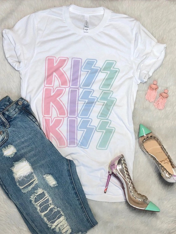 kiss fashion tee/ unisex tee/vintage feel