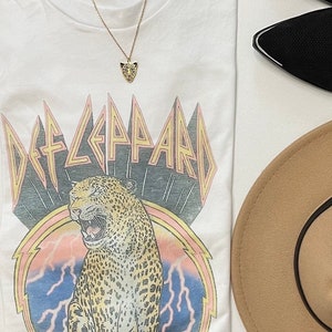Def Leppard / print/unisex /vintage feel