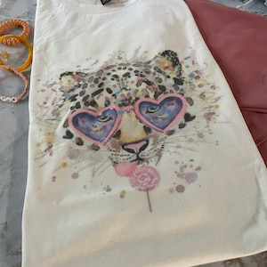 Tiger glasses/vintage feel/unisex tee