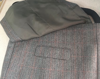 Belle laine motif à chevrons vintage conversion en sac messager - fond gris avec de belles taches de couleur