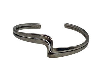 Vintage Sterling Silver Wavy Cuff Bracelet. Small Wrist Size 6