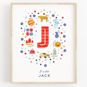 Illustrierter Buchstabe J Kunstdruck, einzigartiges Babygeschenk für Jungen, Jungen-Kinderzimmer Wandkunst, personalisierte Jungenzimmer Poster, Taufgeschenk, Polka Dot