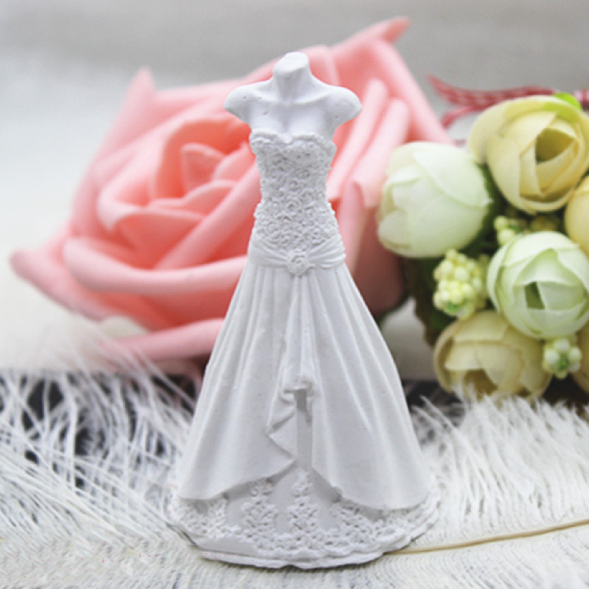 Wedding Dress Candle Moulds Wax Aromatherapy Soap Silicone Mould Crystal Jewelry Making Mould for Wedding Decoration Handmade Craft DIY 