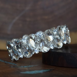 clear rhinestone bracelet, rhinestone stretch bracelet, teardrop crystal bracelet, bridal bracelet, bridal rhinestone bracelet, prom bangle