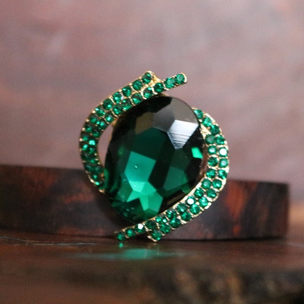 Emerald ring, emerald green statement cocktail ring, green large rhinestone ring, pageant emerald ring, emerald crystal stretch ring