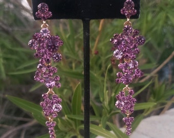 Boucles d'oreilles pendantes violettes